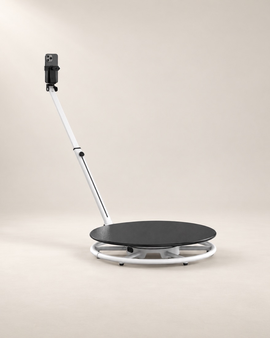 The 360 experience in a neutral studio setting